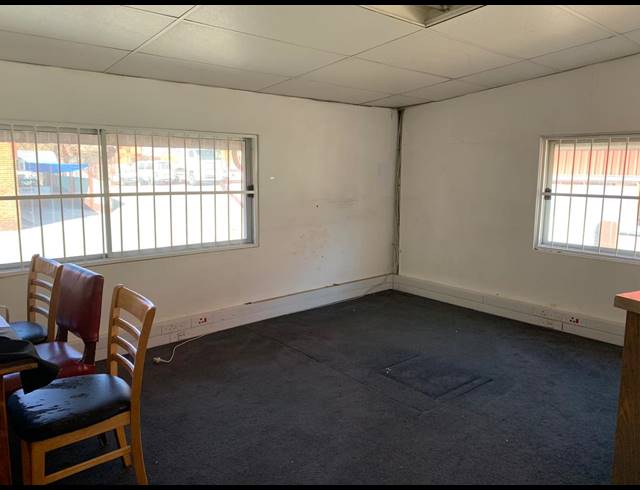 850M² WAREHOUSE TO LET IN KEW